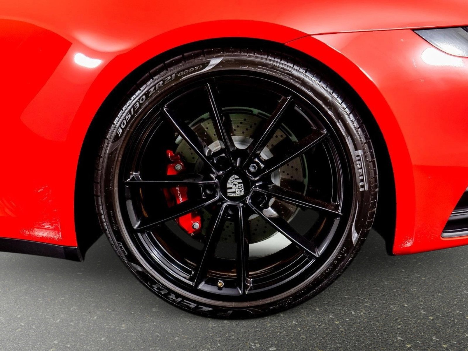 Used 2020 Porsche 911 Carrera 4S w/ Sport Package image 18