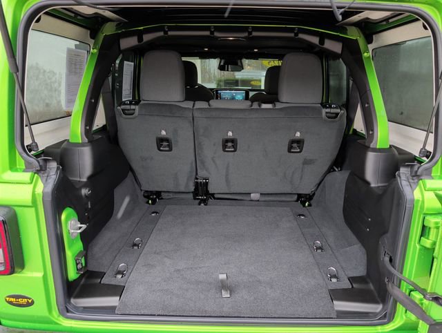 Used 2025 Jeep Wrangler Sport S image 29