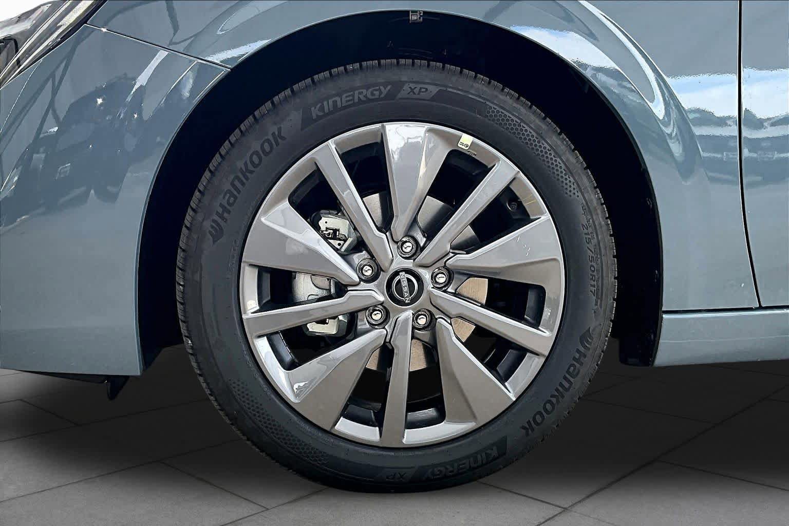 New 2026 Nissan Sentra SL FWD image 9