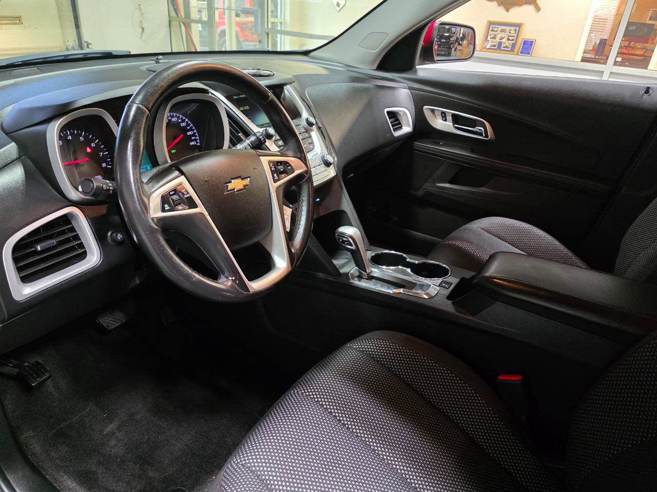 Used 2015 Chevrolet Equinox LT image 16