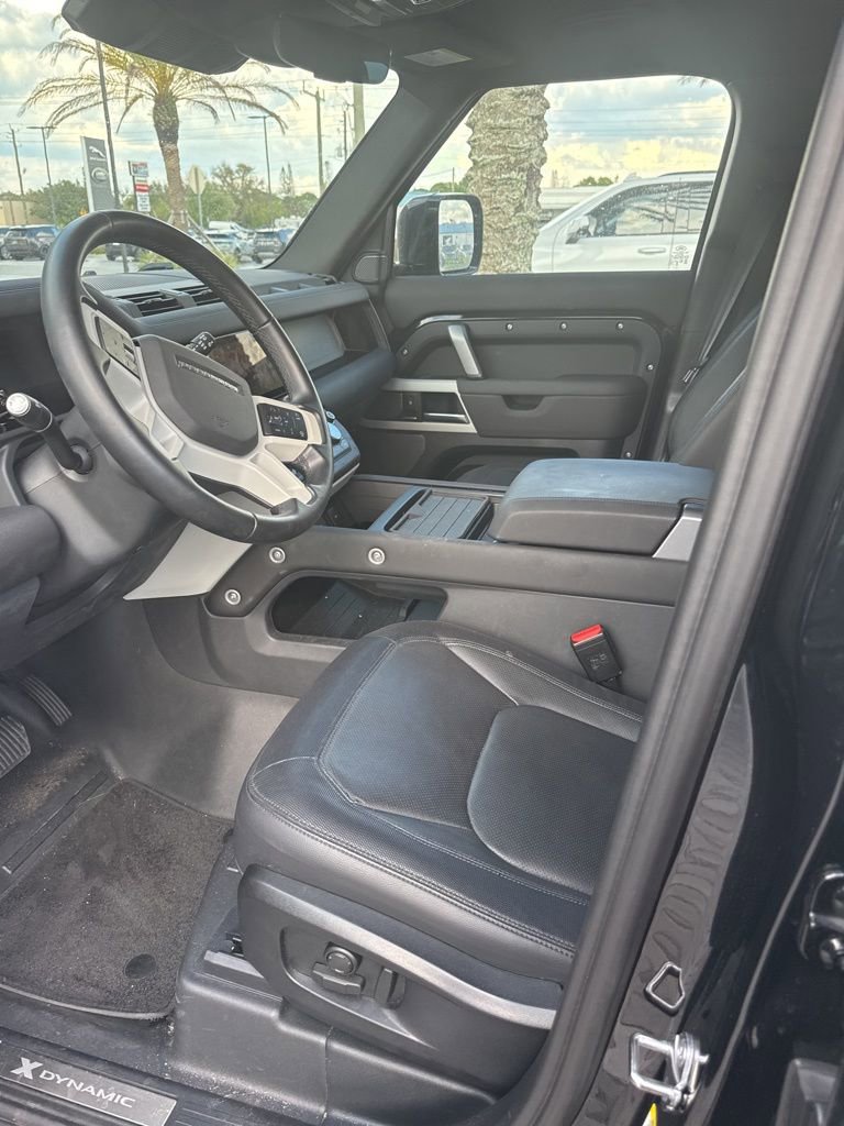 Used 2024 Land Rover Defender 110 X-Dynamic SE image 5