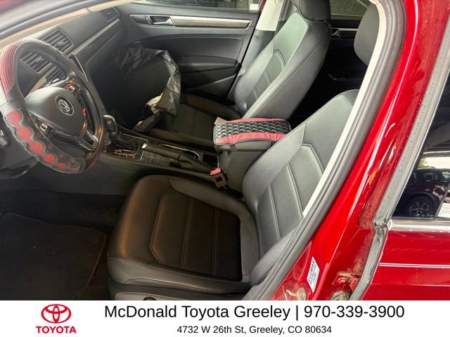 Used 2018 Volkswagen Passat 2.0T SE FWD image 15