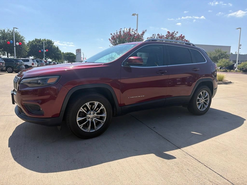 Used 2019 Jeep Cherokee Latitude Plus w/ Comfort/Convenience Group AWD/4WD image 1