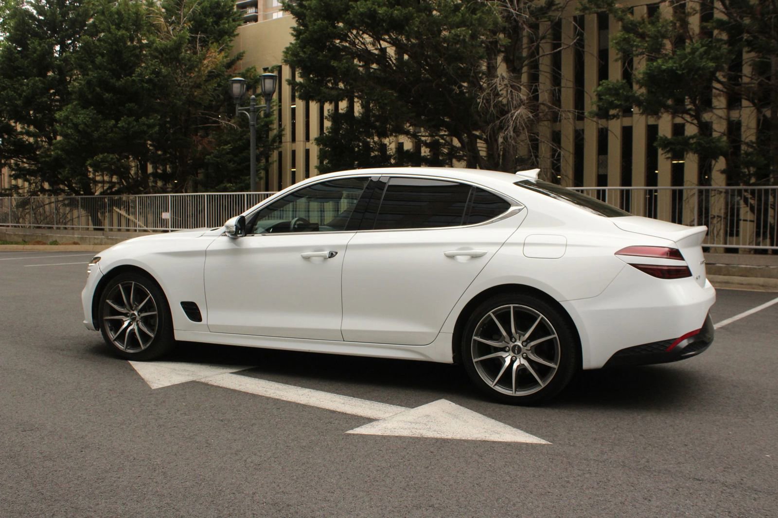 Used 2023 Genesis G70 2.0T AWD/4WD image 9