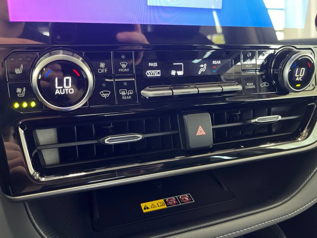 New 2026 Toyota Highlander Limited AWD/4WD image 15
