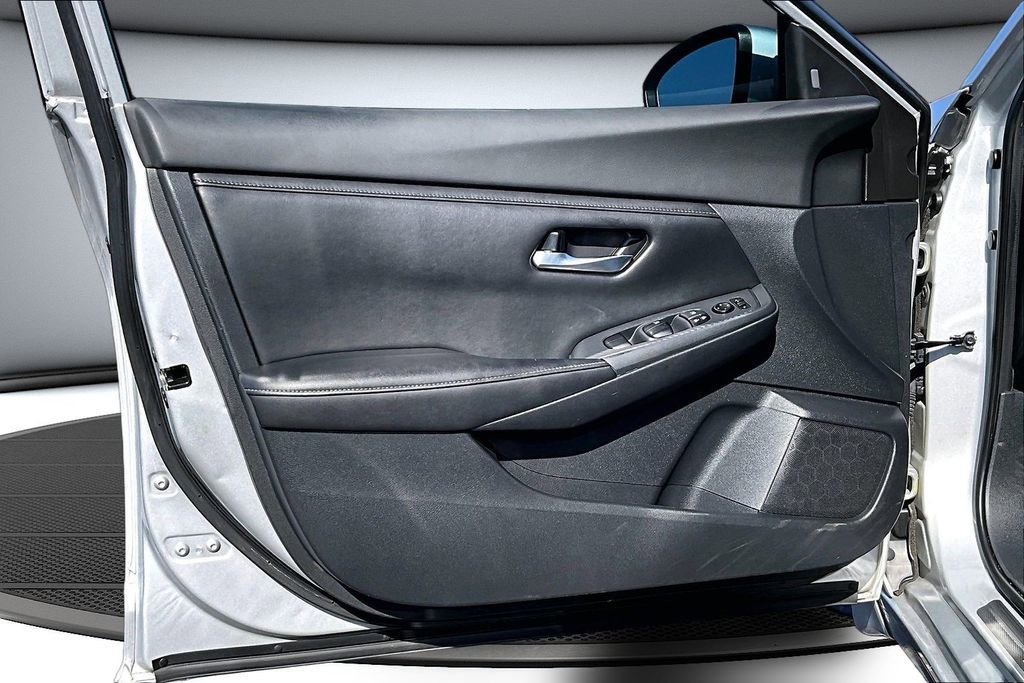 Used 2021 Nissan Sentra SV image 18