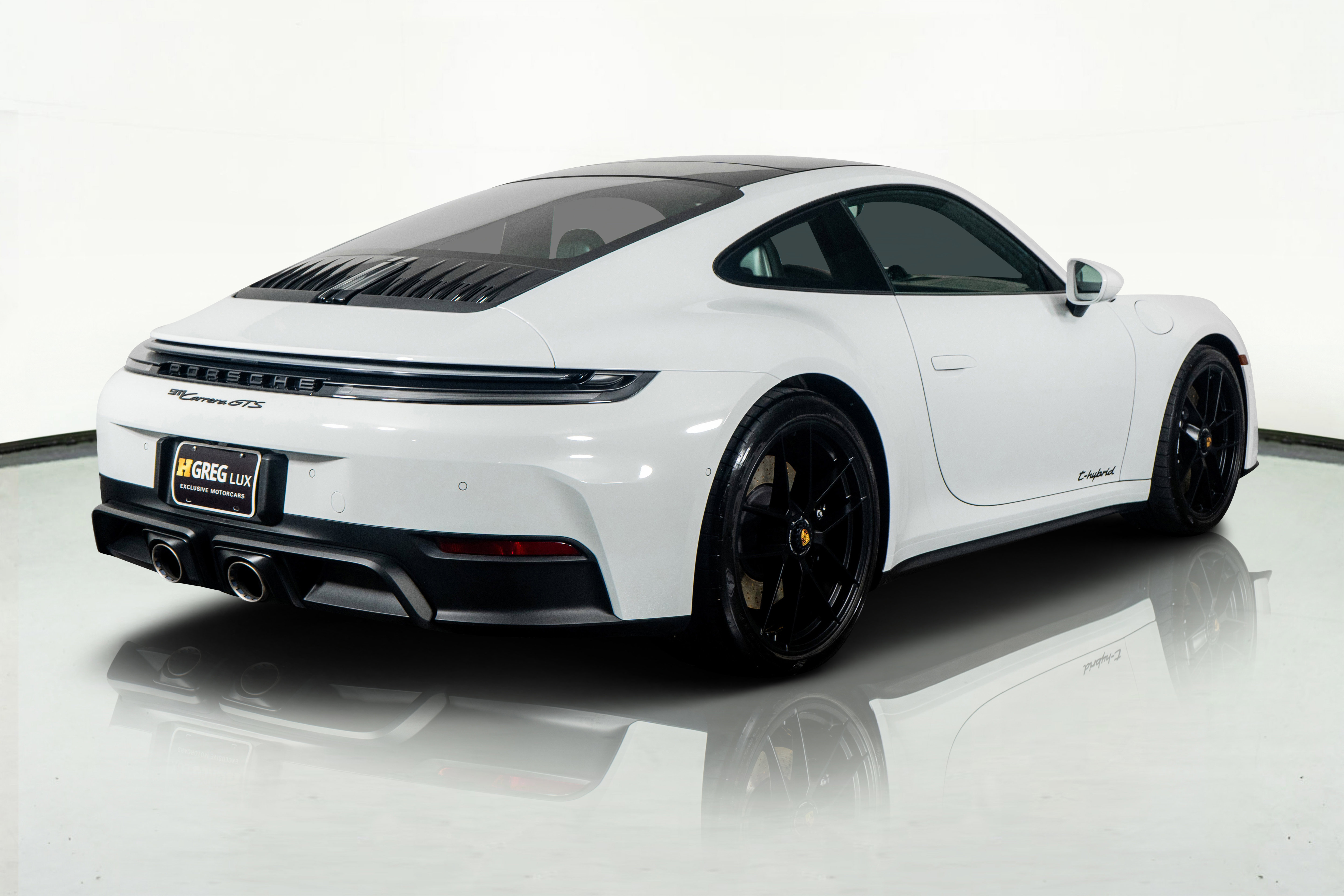 Used 2025 Porsche 911 Carrera 4 GTS AWD/4WD image 10