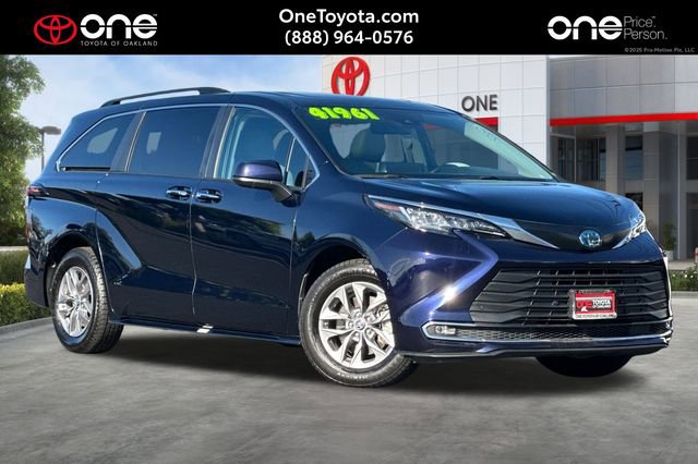 Used 2023 Toyota Sienna XLE