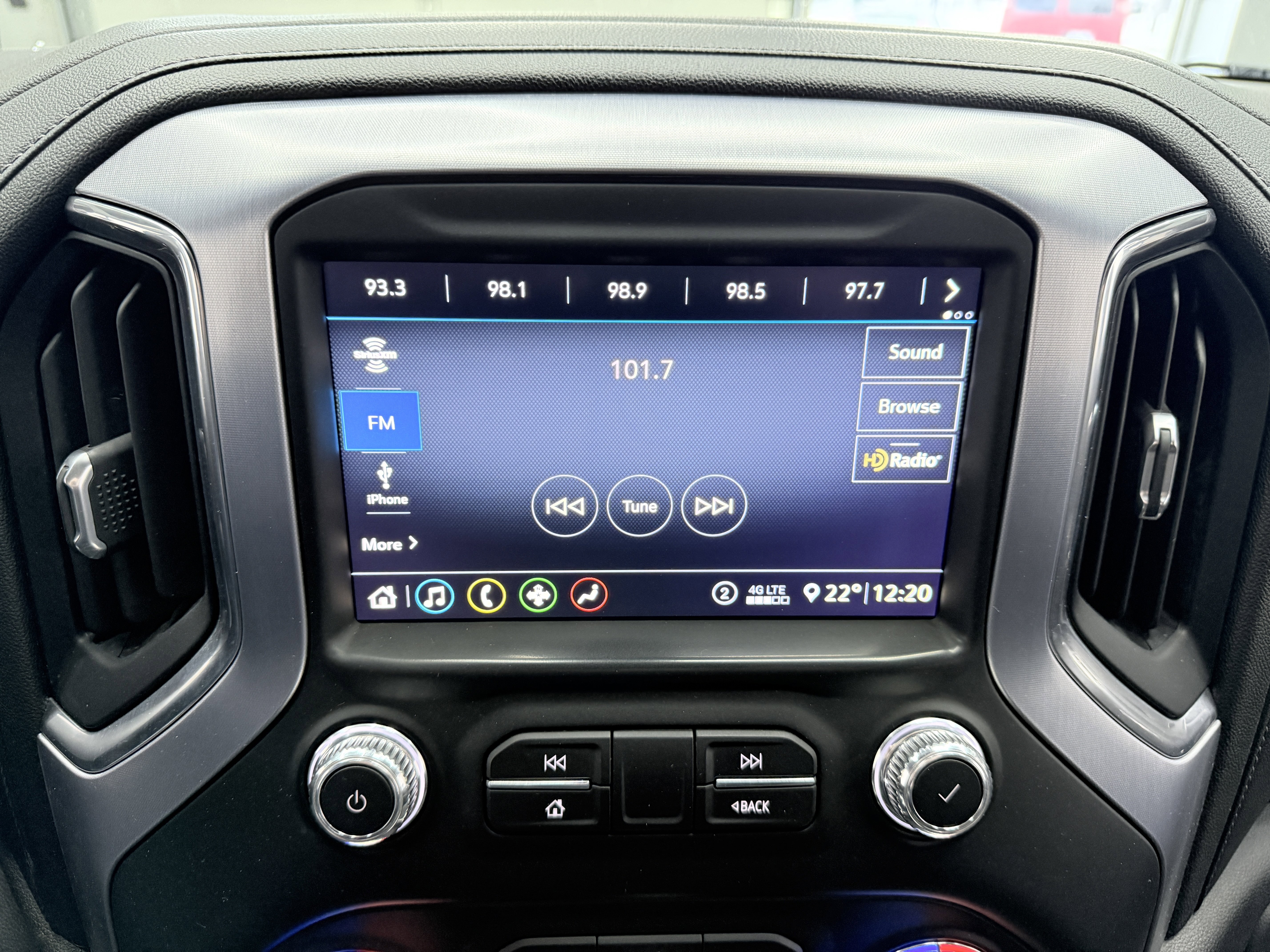 Used 2020 GMC Sierra 1500 Elevation image 17