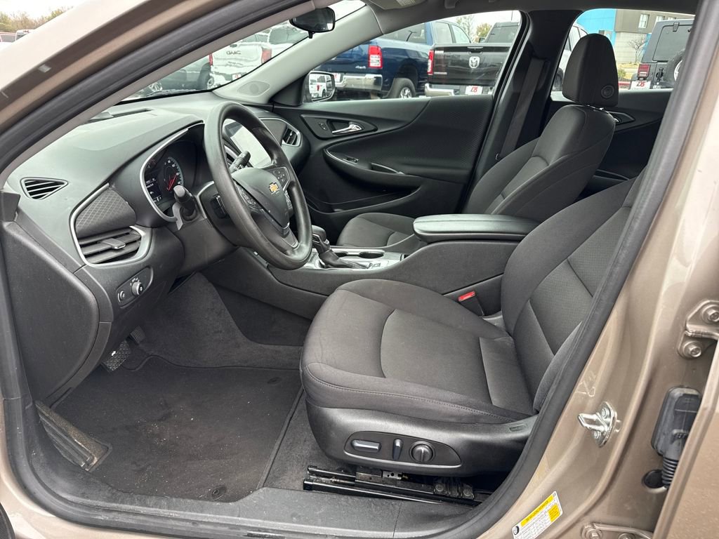 Used 2024 Chevrolet Malibu LT image 20