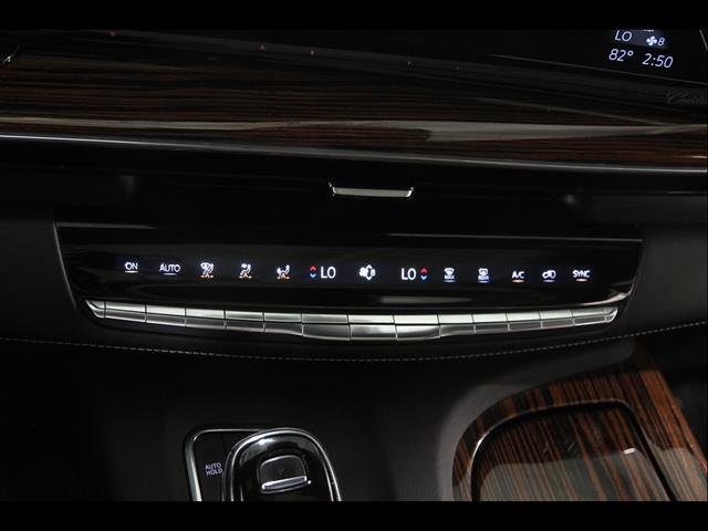 Certified 2022 Cadillac Escalade Premium Luxury AWD/4WD image 15