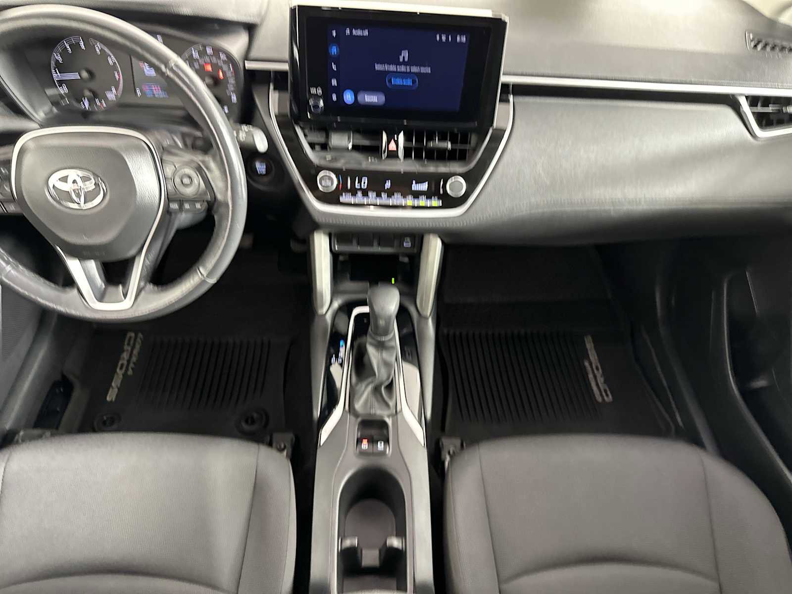 Used 2024 Toyota Corolla Cross LE AWD/4WD image 14