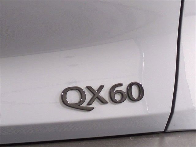 Certified 2025 INFINITI QX60 Luxe w/ Black Edition image 7