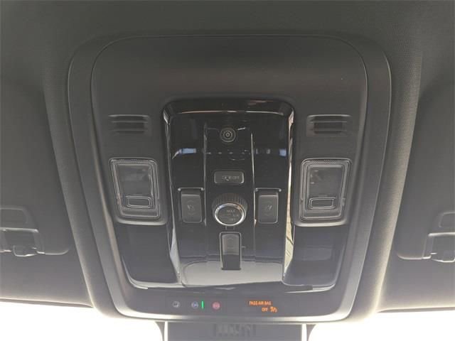 New 2026 GMC Yukon XL Denali image 25
