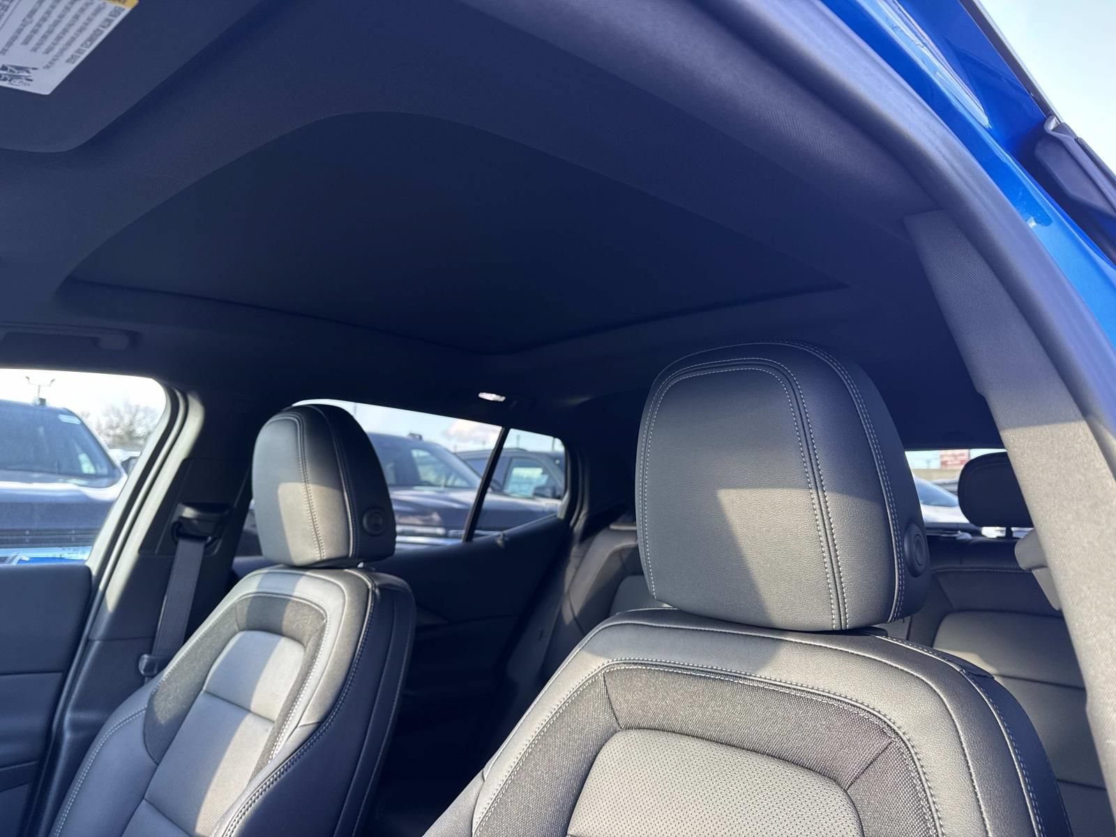 New 2026 Chevrolet Equinox EV LT AWD/4WD image 17