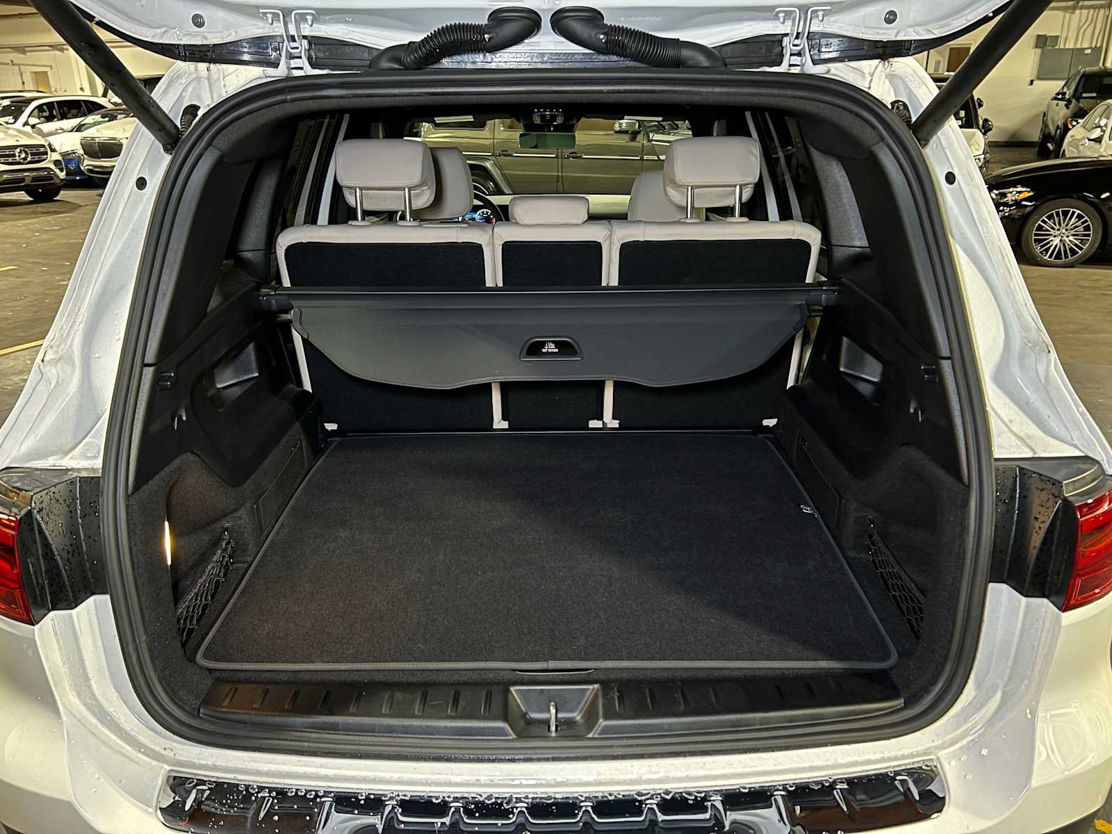 Used 2025 Mercedes-Benz GLB 250 4MATIC image 18