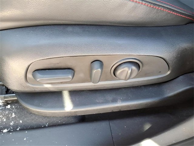 Used 2022 Chevrolet Equinox RS w/ Infotainment Package image 13