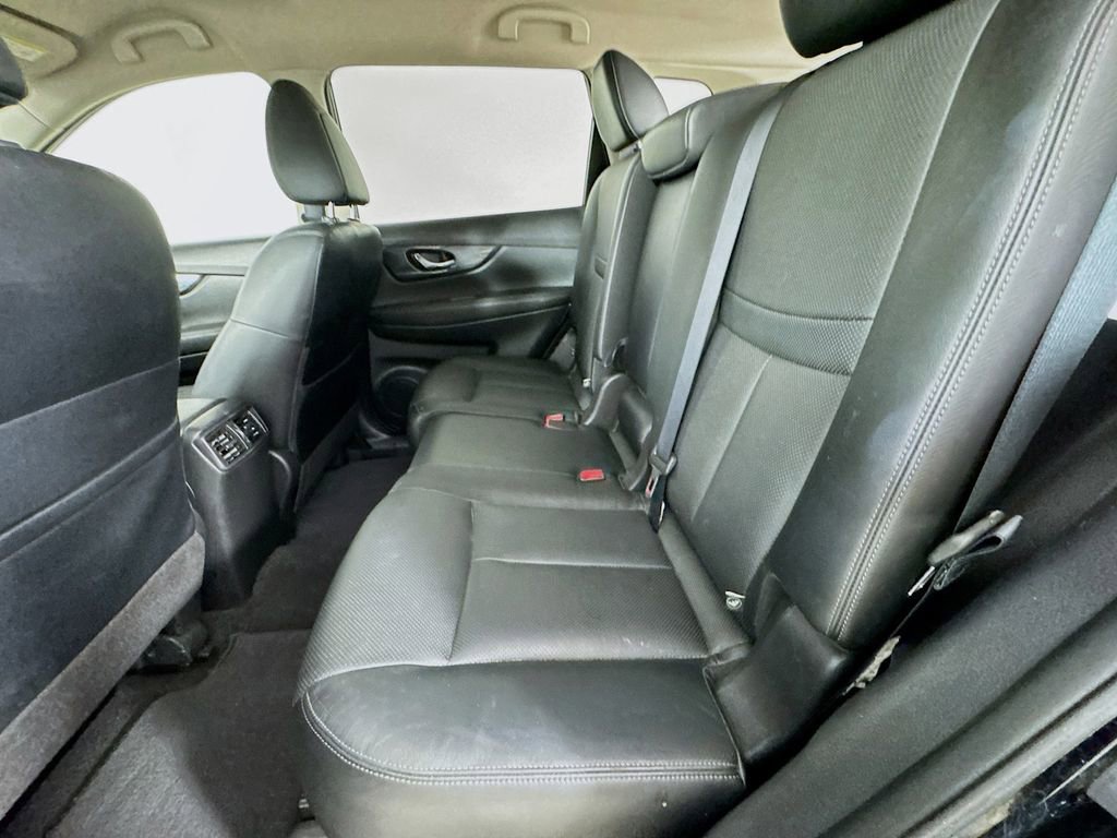 Used 2017 Nissan Rogue SL FWD image 31