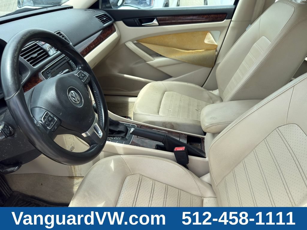 Used 2012 Volkswagen Passat 2.5 SEL FWD image 9