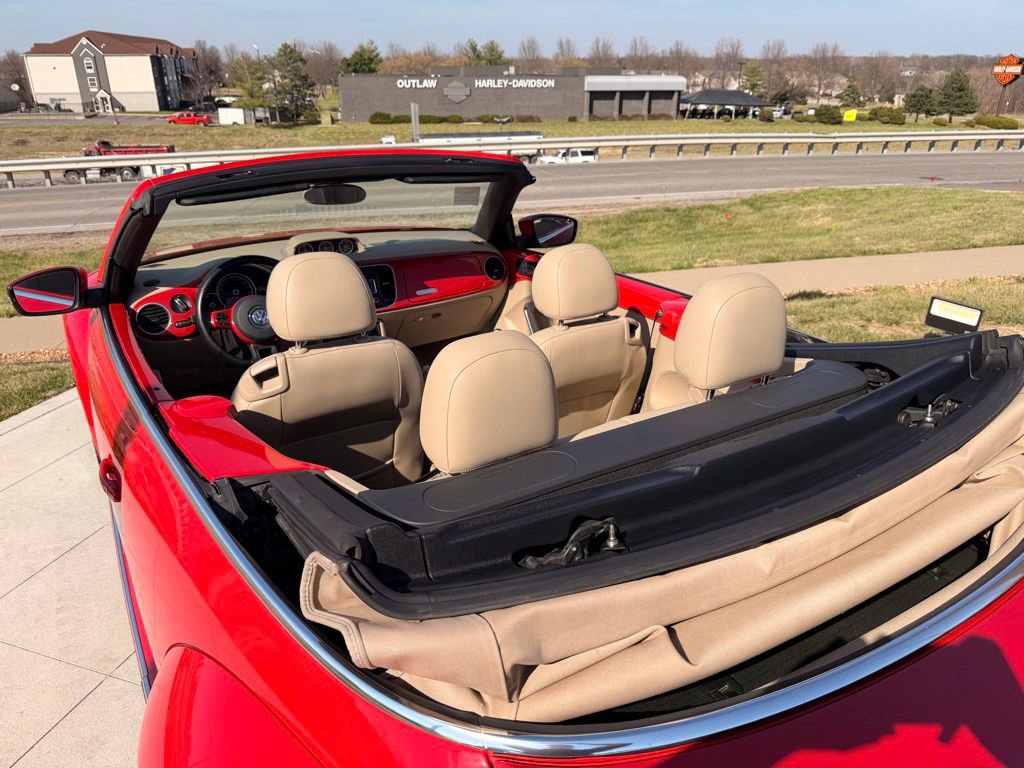 Used 2013 Volkswagen Beetle TDI image 30