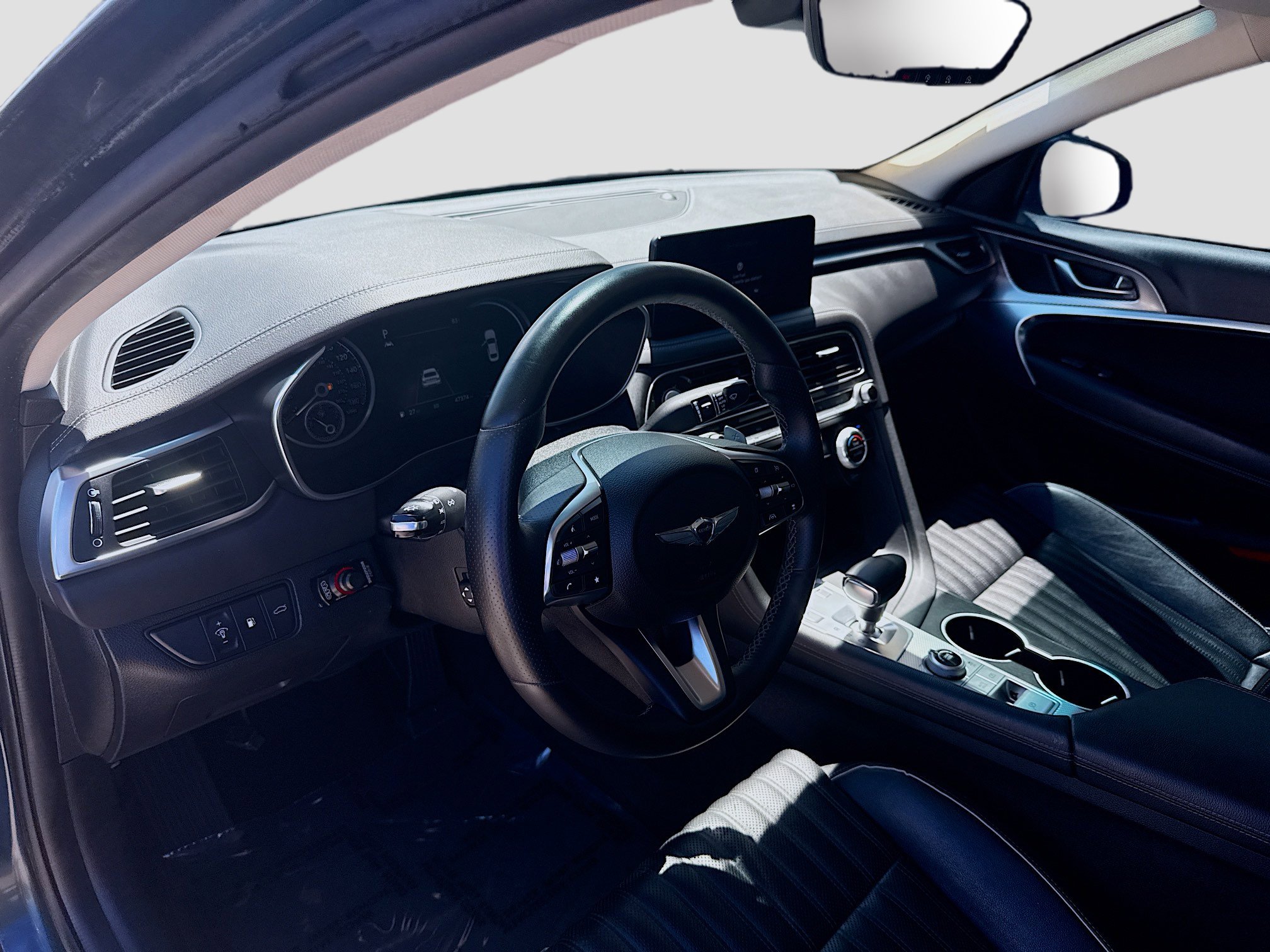 Used 2022 Genesis G70 3.3T image 9