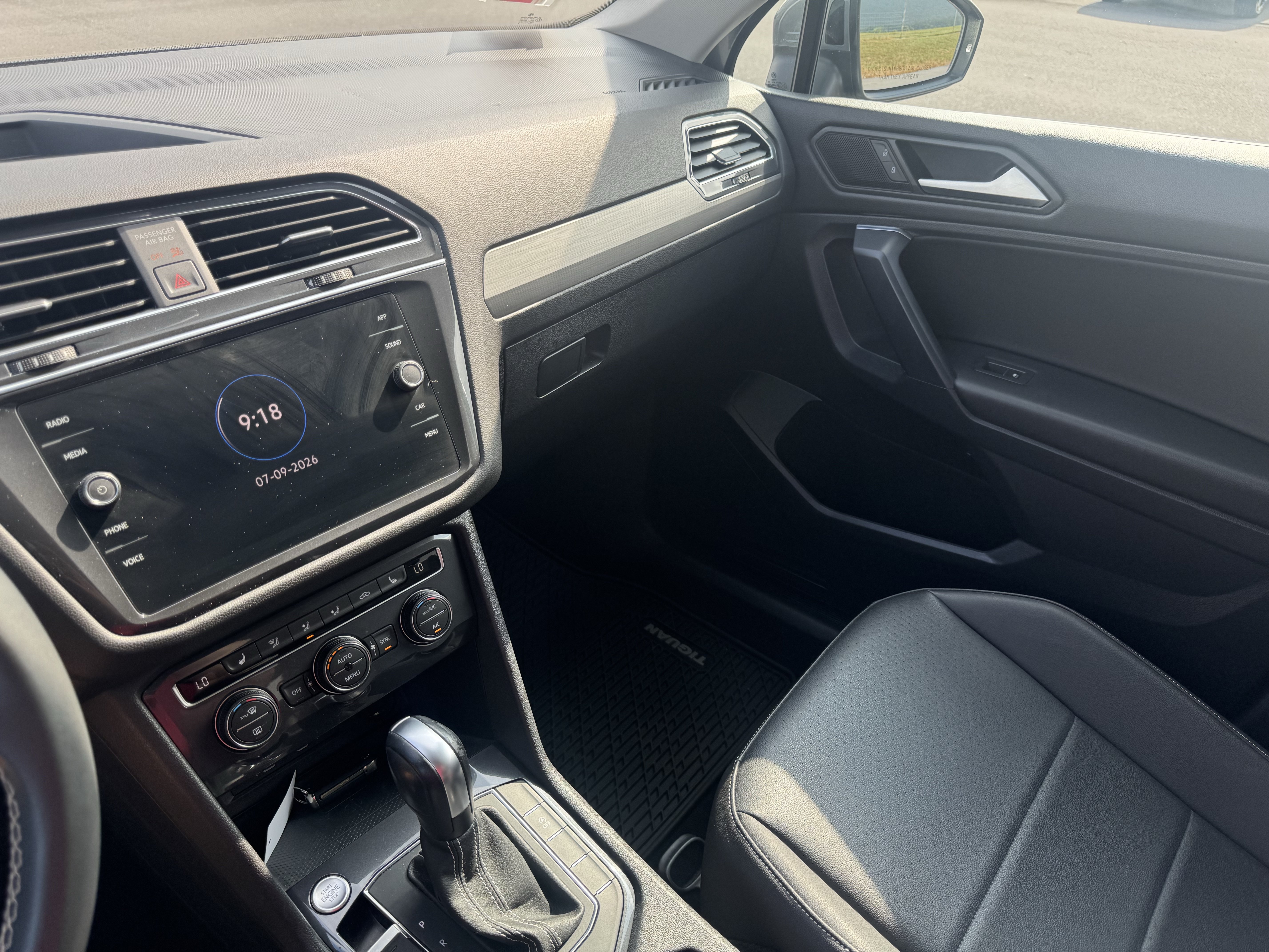 Used 2021 Volkswagen Tiguan SE AWD/4WD image 21