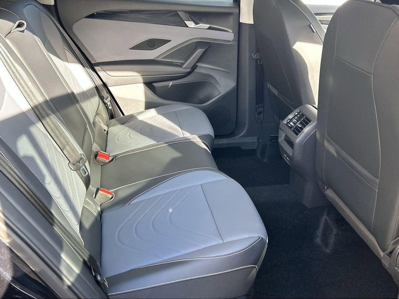 New 2026 Volkswagen Tiguan SE image 9