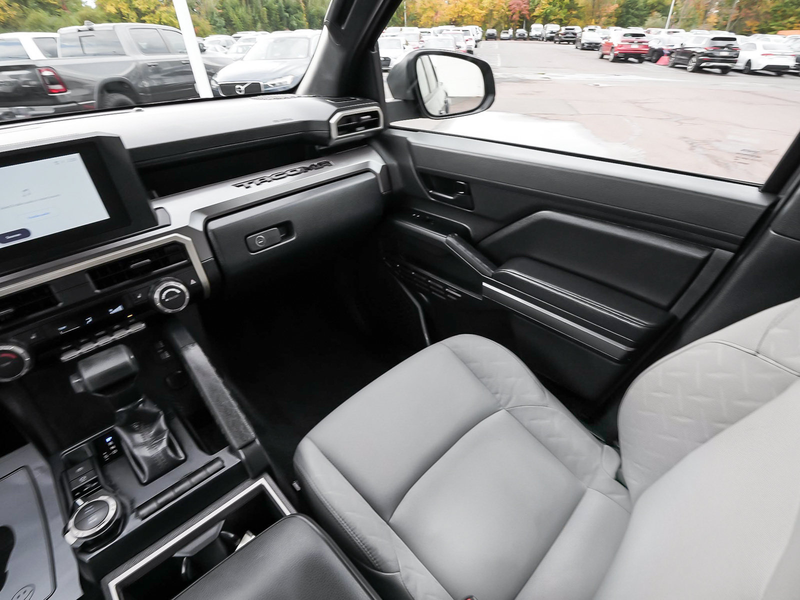 Used 2024 Toyota Tacoma SR5 AWD/4WD image 44