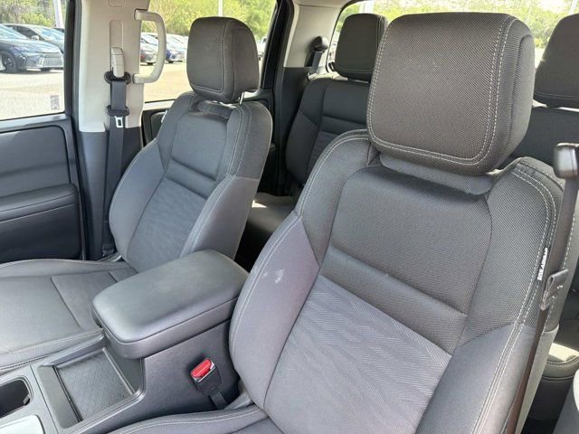 Used 2024 Nissan Frontier SV w/ Tow Package image 11
