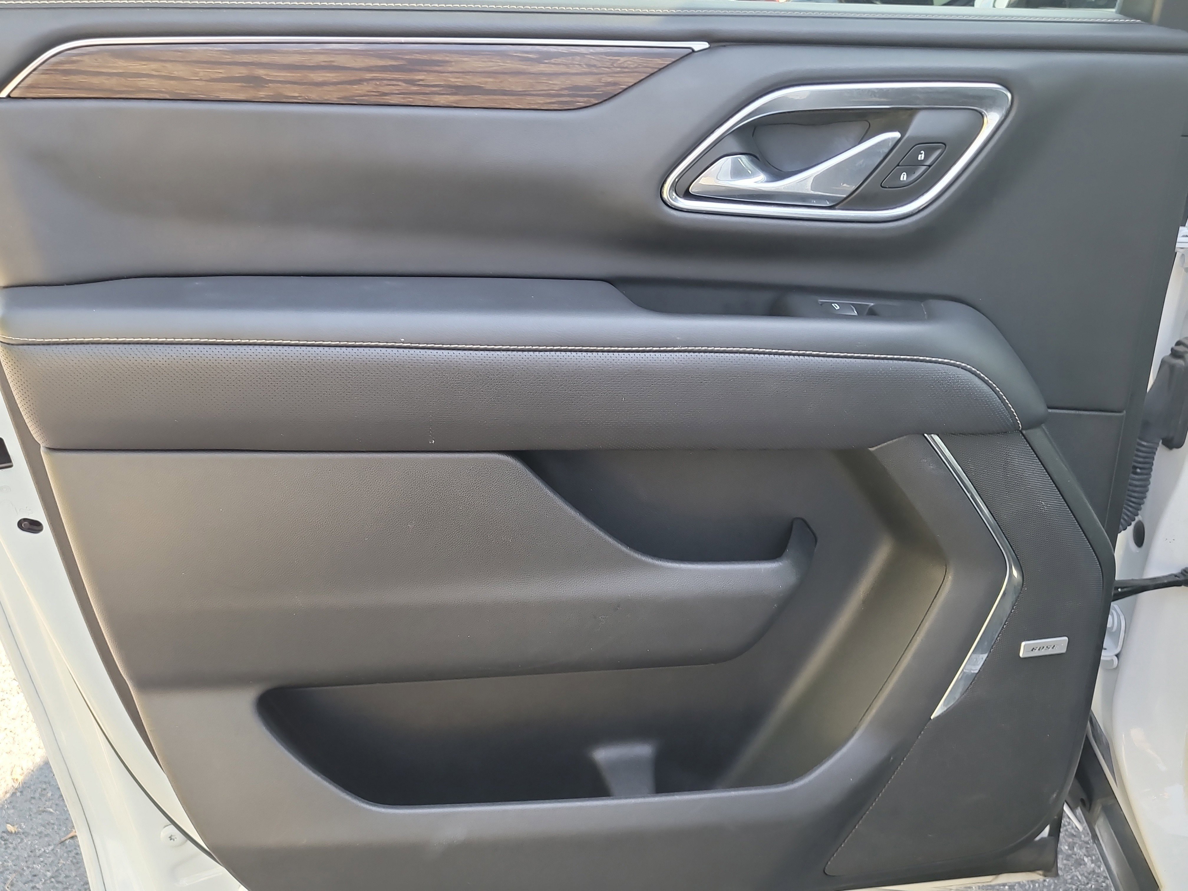 Used 2023 Chevrolet Suburban Premier image 14