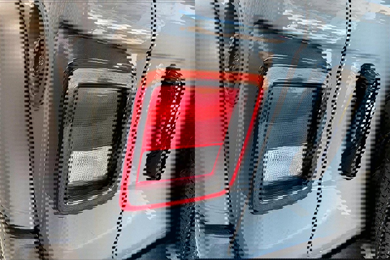 Used 2024 Jeep Wrangler Sport S image 29