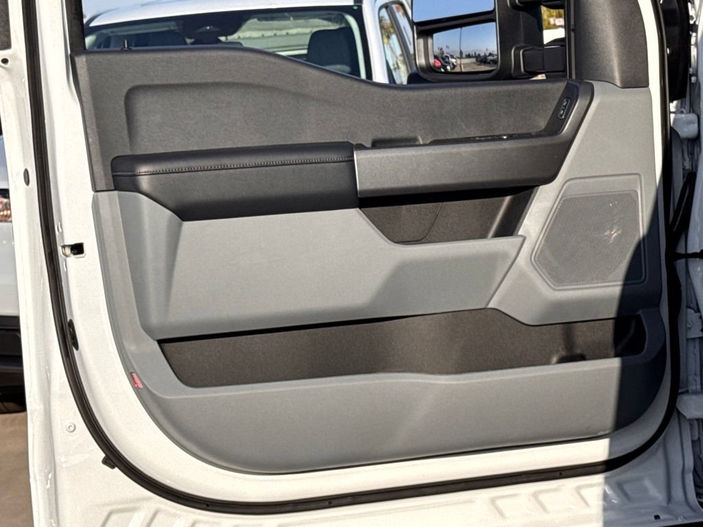 Used 2025 Ford F350 XLT AWD/4WD image 15