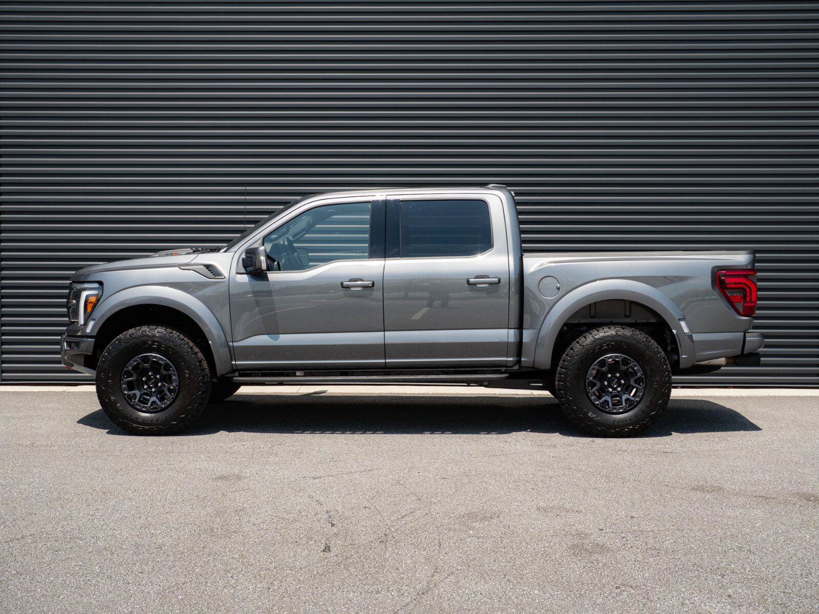 Used 2025 Ford F150 Raptor w/ Equipment Group 803A Raptor R AWD/4WD image 2