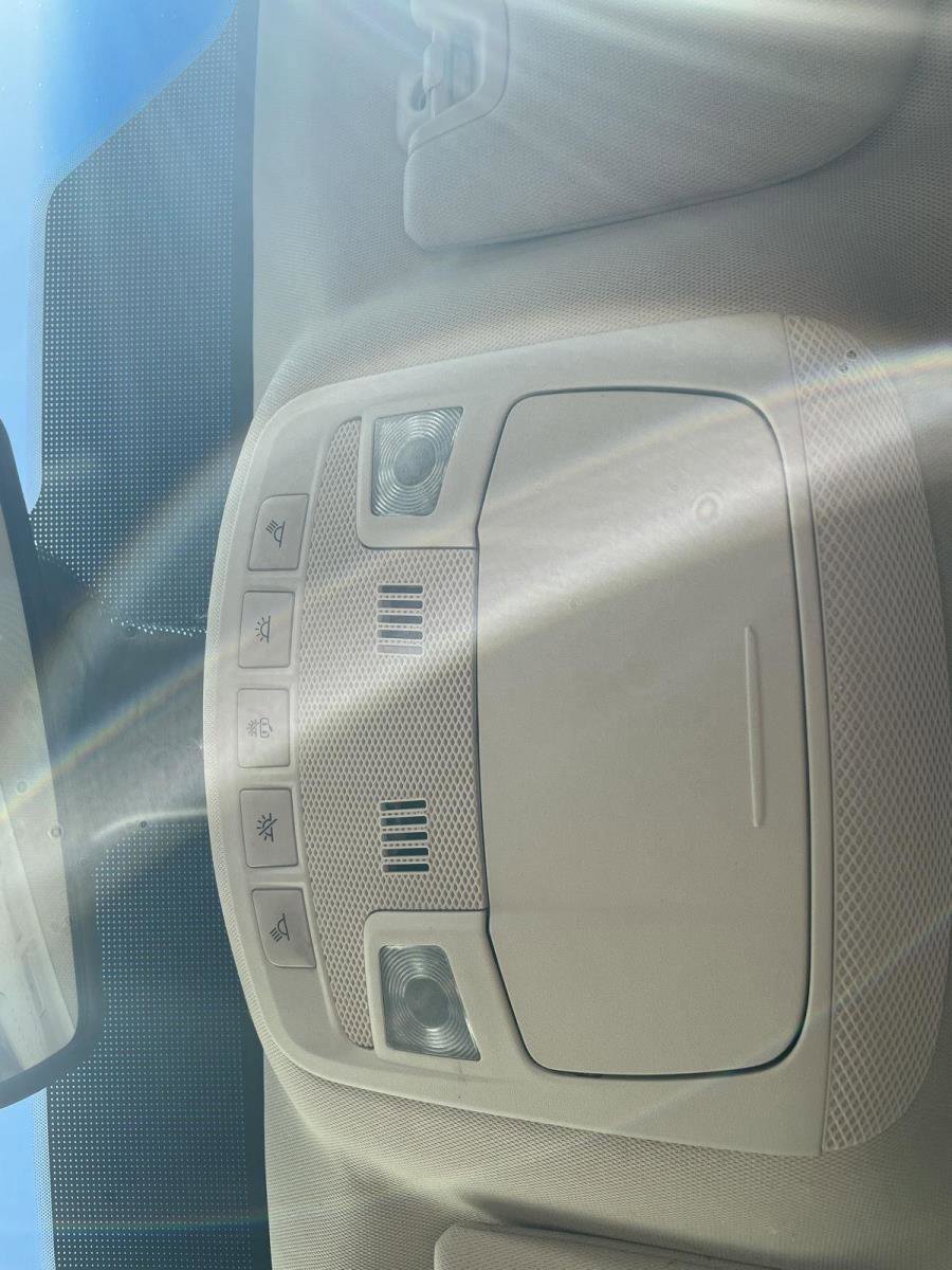 Used 2022 Ford Edge SEL image 11