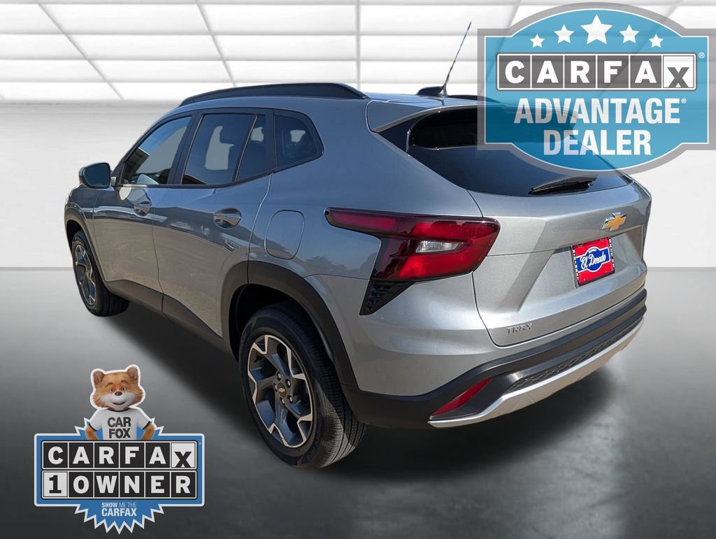 Certified 2026 Chevrolet Trax LT FWD image 2