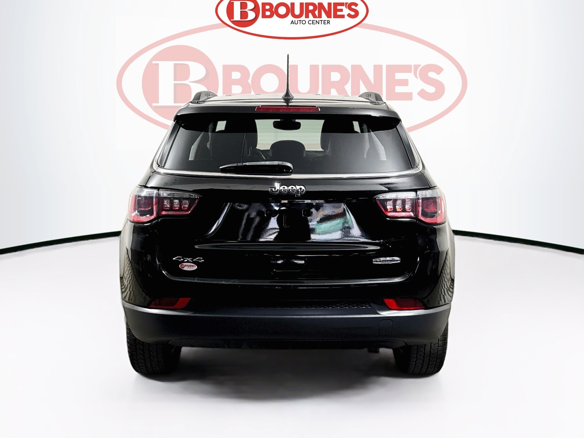 Used 2018 Jeep Compass Latitude w/ Popular Equipment Group AWD/4WD image 6