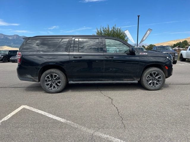 Used 2022 Chevrolet Suburban Z71 w/ Luxury Package AWD/4WD image 2