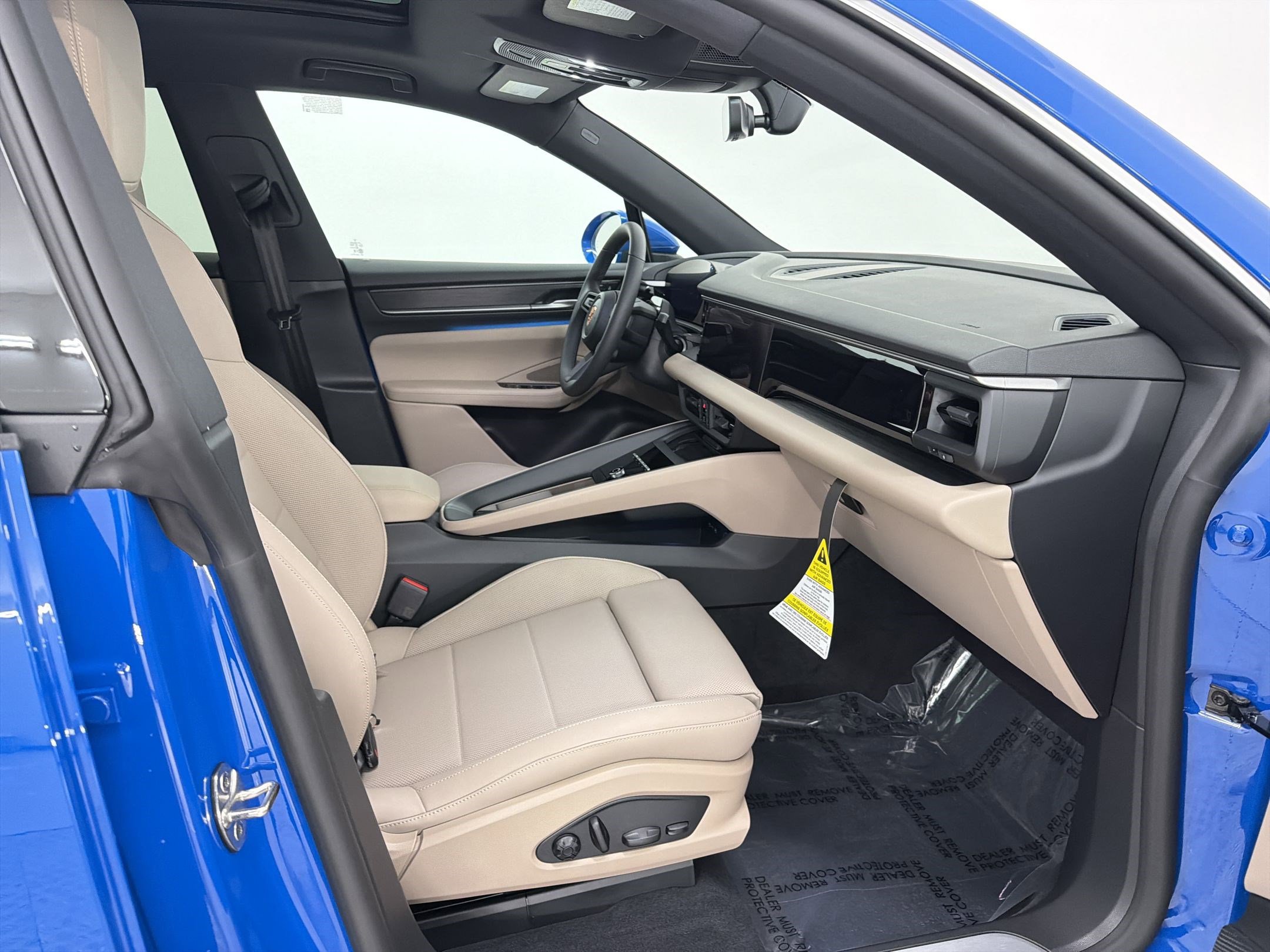 New 2026 Porsche Macan Electric RWD image 27