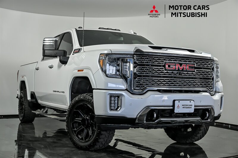 Used 2022 GMC Sierra 2500 Denali AWD/4WD image 1