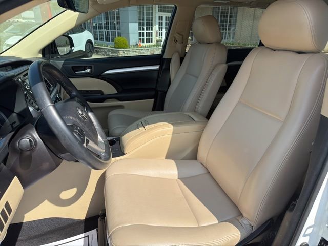 Used 2017 Toyota Highlander XLE image 9
