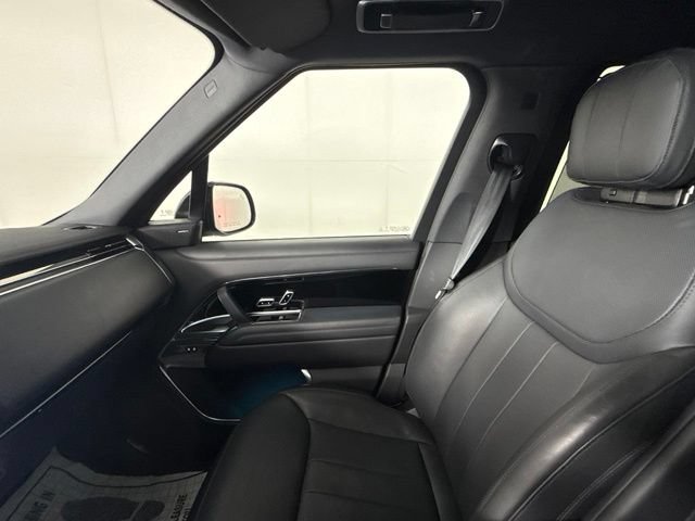 Used 2024 Land Rover Range Rover Long Wheelbase SE AWD/4WD image 16