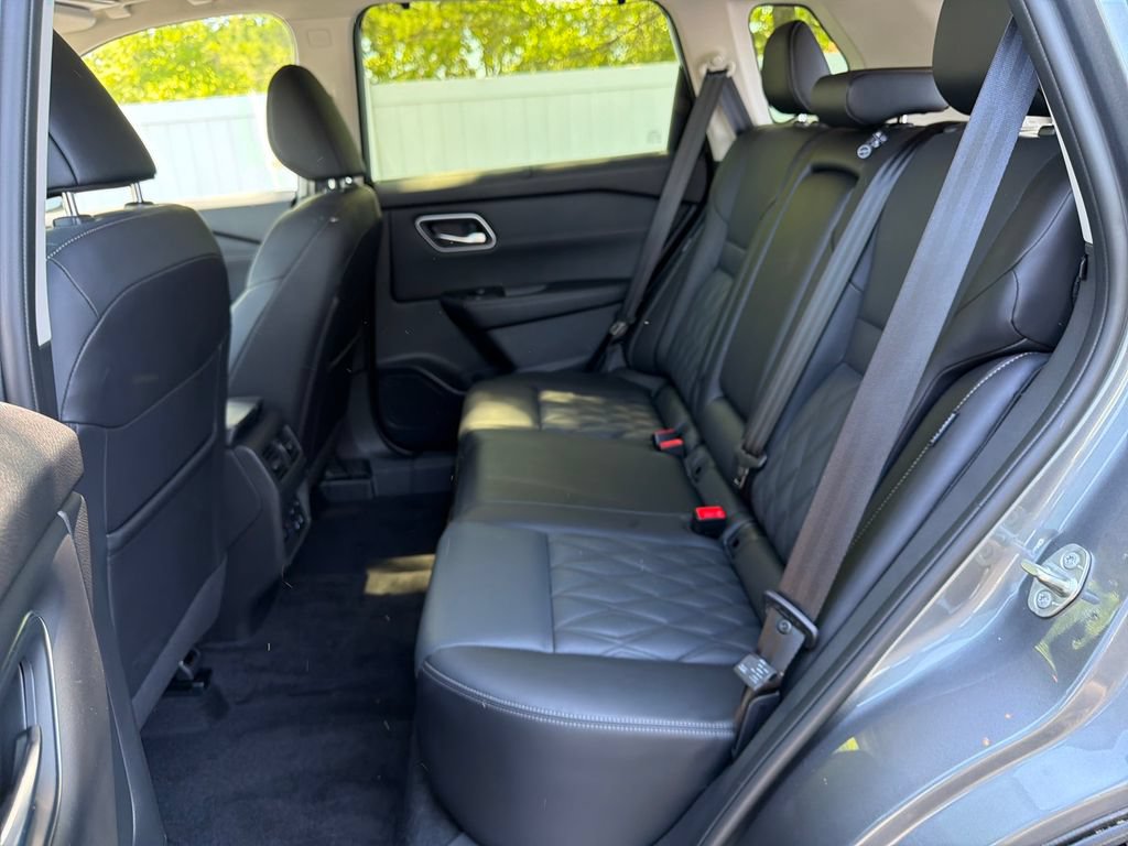 Used 2026 Nissan Rogue Platinum w/ Platinum Premium Package AWD/4WD image 31