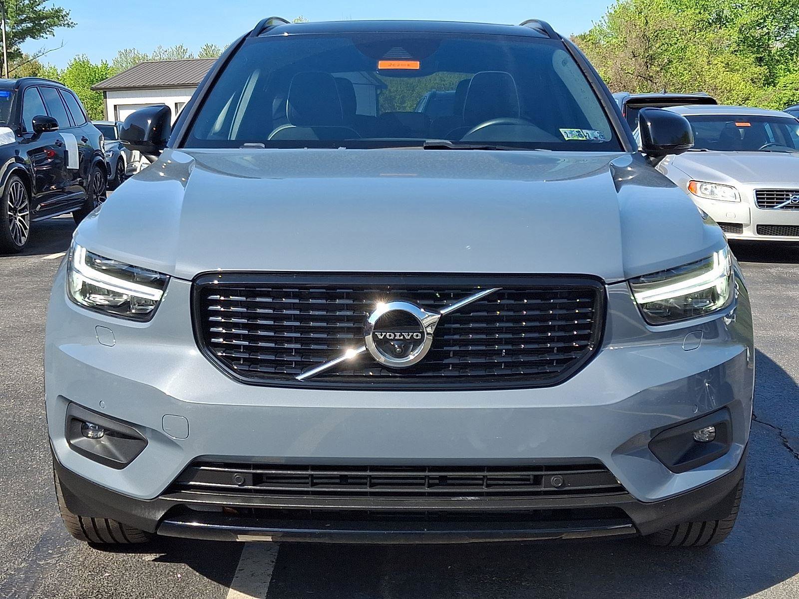 Used 2021 Volvo XC40 T5 R-Design w/ Advanced Package AWD/4WD image 2