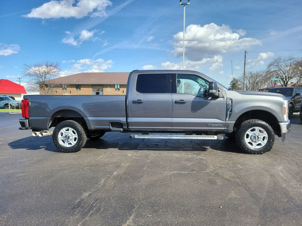 Certified 2025 Ford F250 XLT image 3