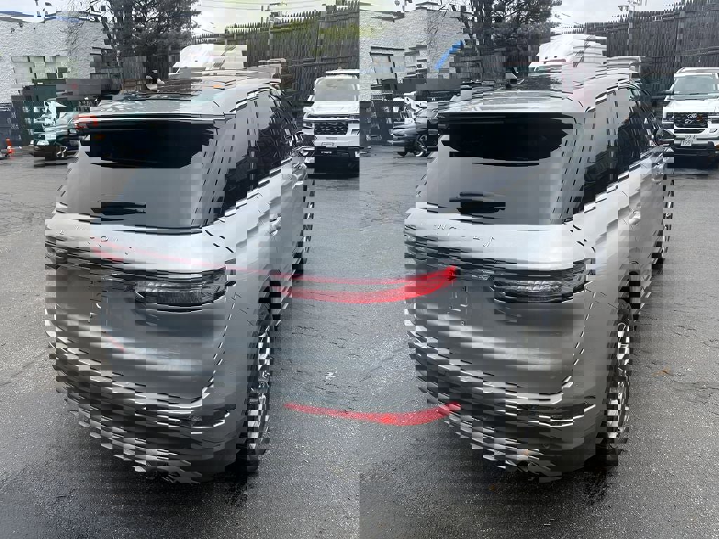 Used 2023 Lincoln Corsair AWD w/ Equipment Group 101A image 5