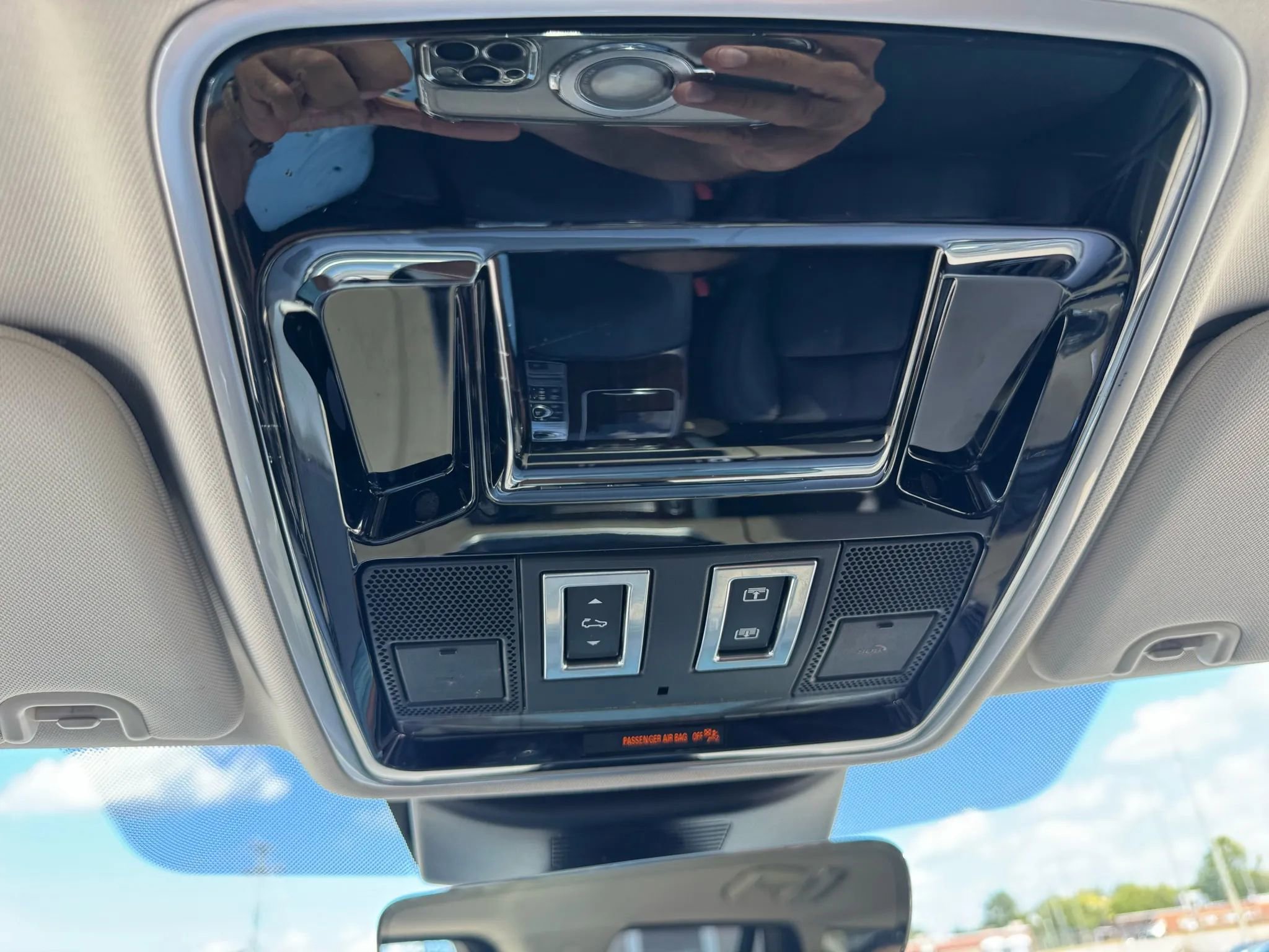 Used 2017 Land Rover Range Rover Supercharged image 33