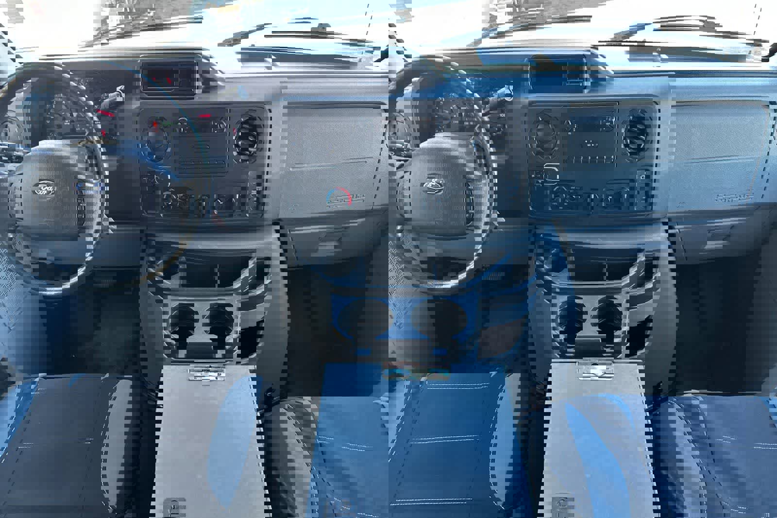 Used 2014 Ford E-250 and Econoline 250 w/ Power Group image 3