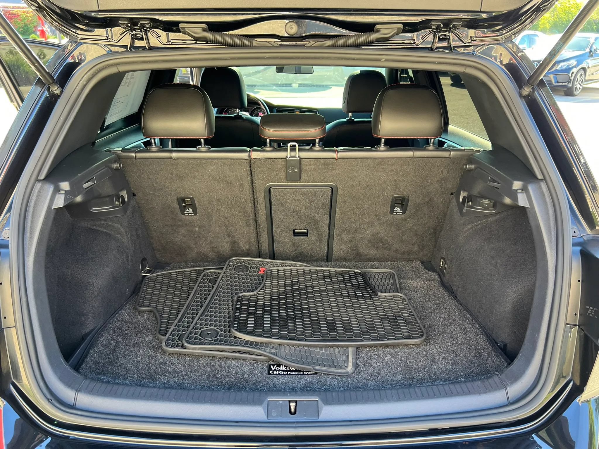 Used 2019 Volkswagen GTI SE FWD image 31