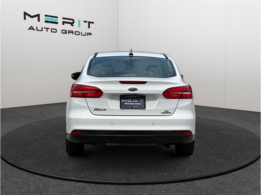Used 2016 Ford Focus SE w/ Equipment Group 201A FWD image 8