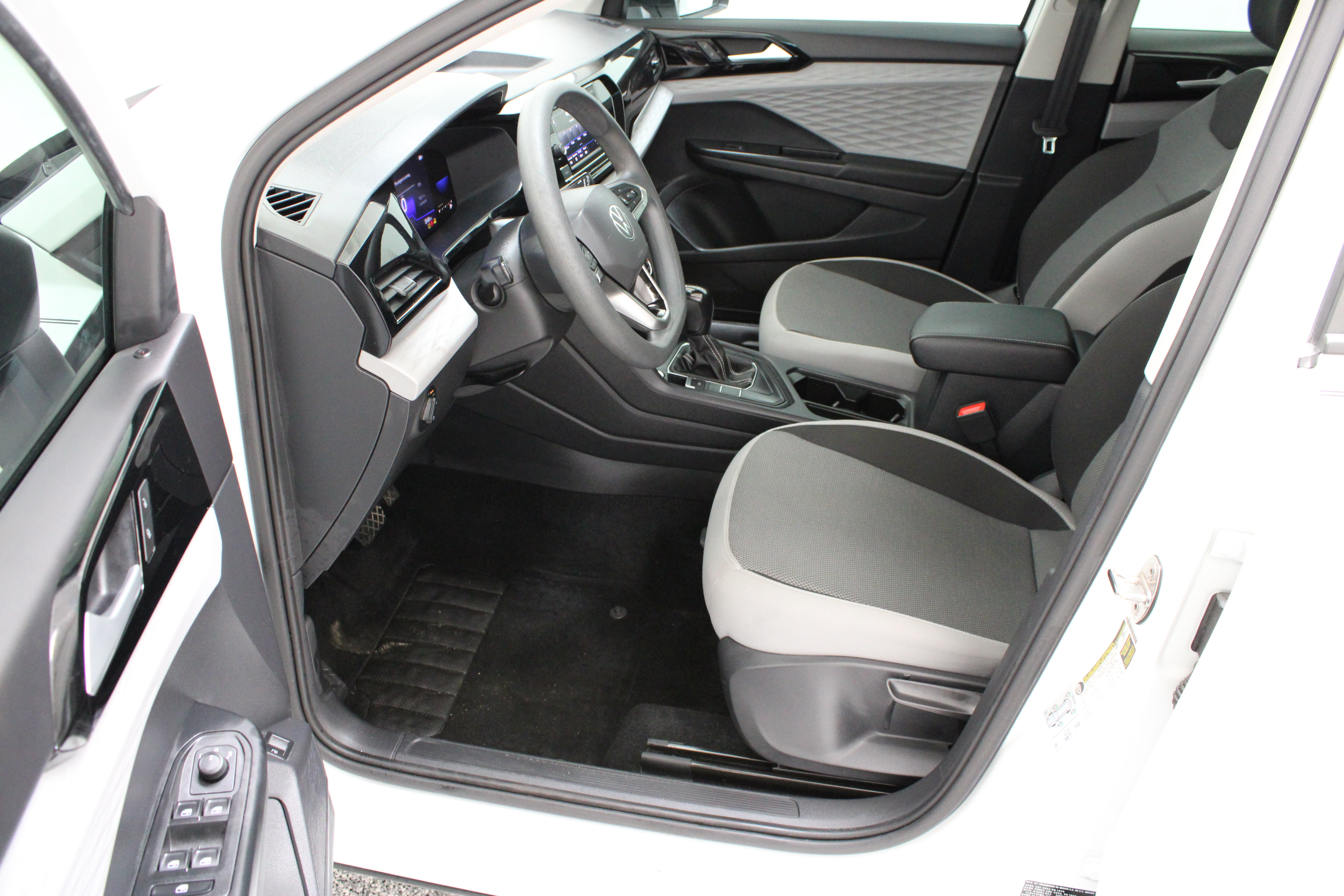 Used 2022 Volkswagen Taos S FWD image 14